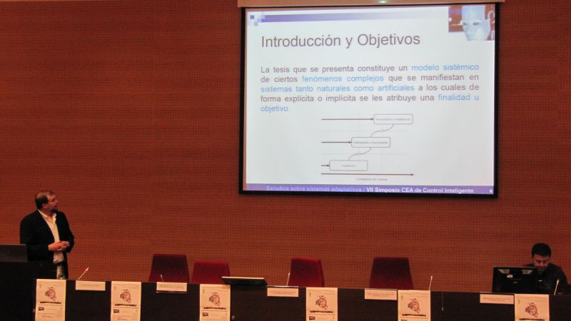 Estudios sobre sistemas adaptativos con aplicaciones en la robotica autonoma y los agentes inteligentes