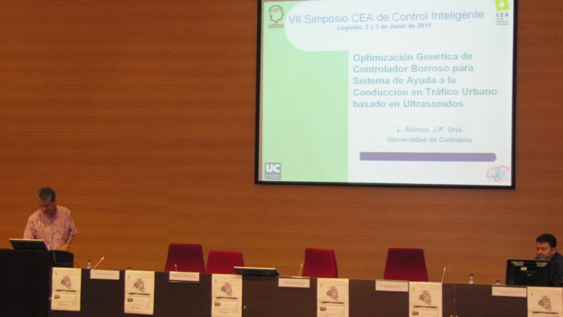 Optimizacion genetica de controlador borroso para sistema de ayuda a la conduccion en trafico urbano basado en ultrasonidos