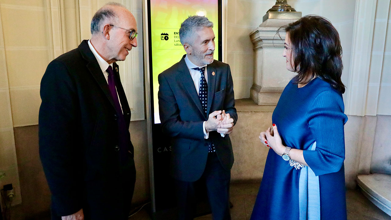 Juan Carlos Ayala junto al ministro Grande-Marlaska y Concha Andreu