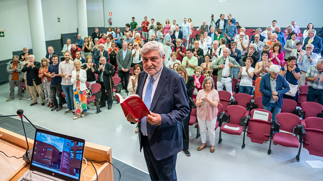 José Luis Gómez Urdáñez, en el Aula Magna del Edificio Quintiliano