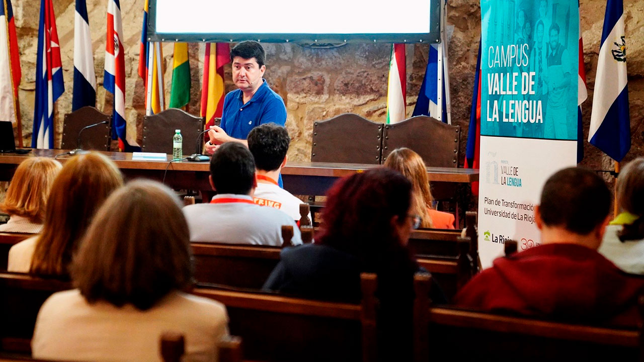 Javier García Martínez, en el Salón de la Lengua del Monasterio de San Millán de Yuso