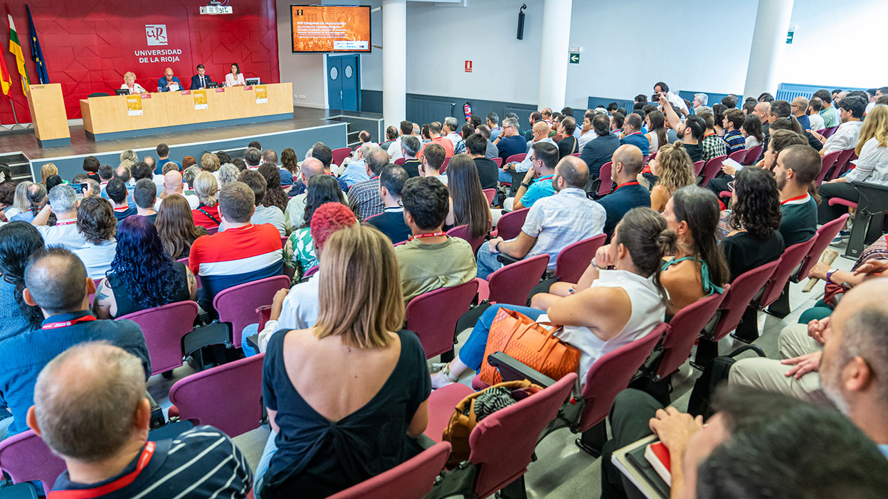 Sesión inaugural del XVI Congreso de la Asociación de Historia Contemporánea en el Aula Magna del Edificio Quintiliano