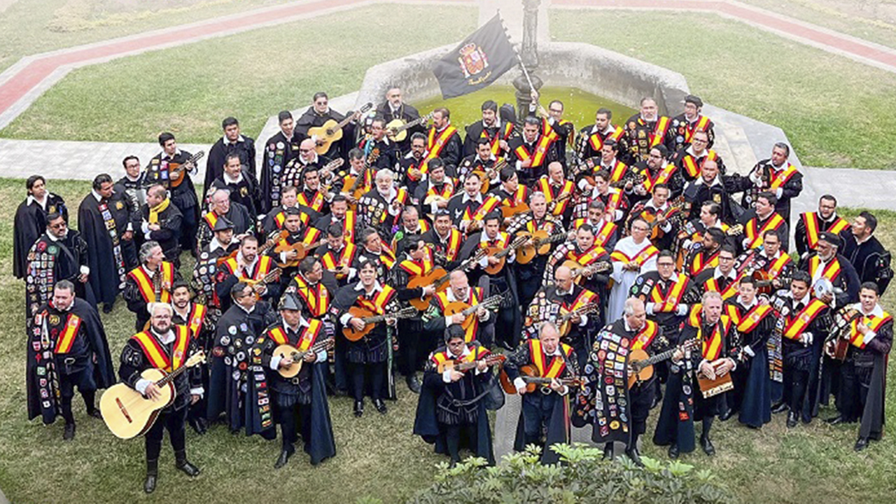 Integrantes de la asociación universitaria Tuna España (www.tunaespana.es)