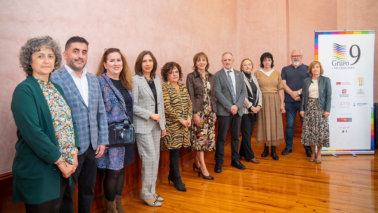 Foto de familia de los integrantes de la Comisión Sectorial de Proyección Cultural y Social del G-9
