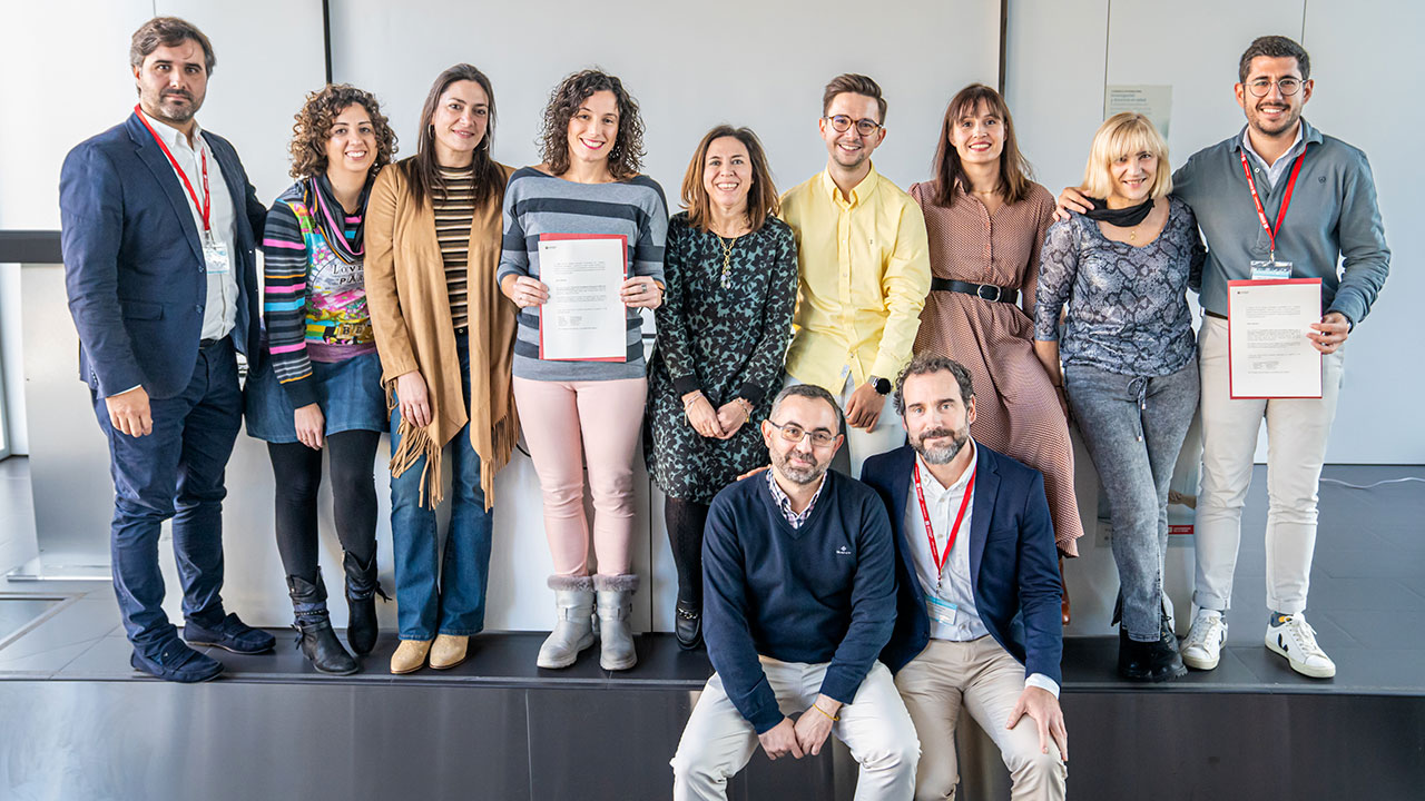 Los ganadores, junto a los responsables del congreso