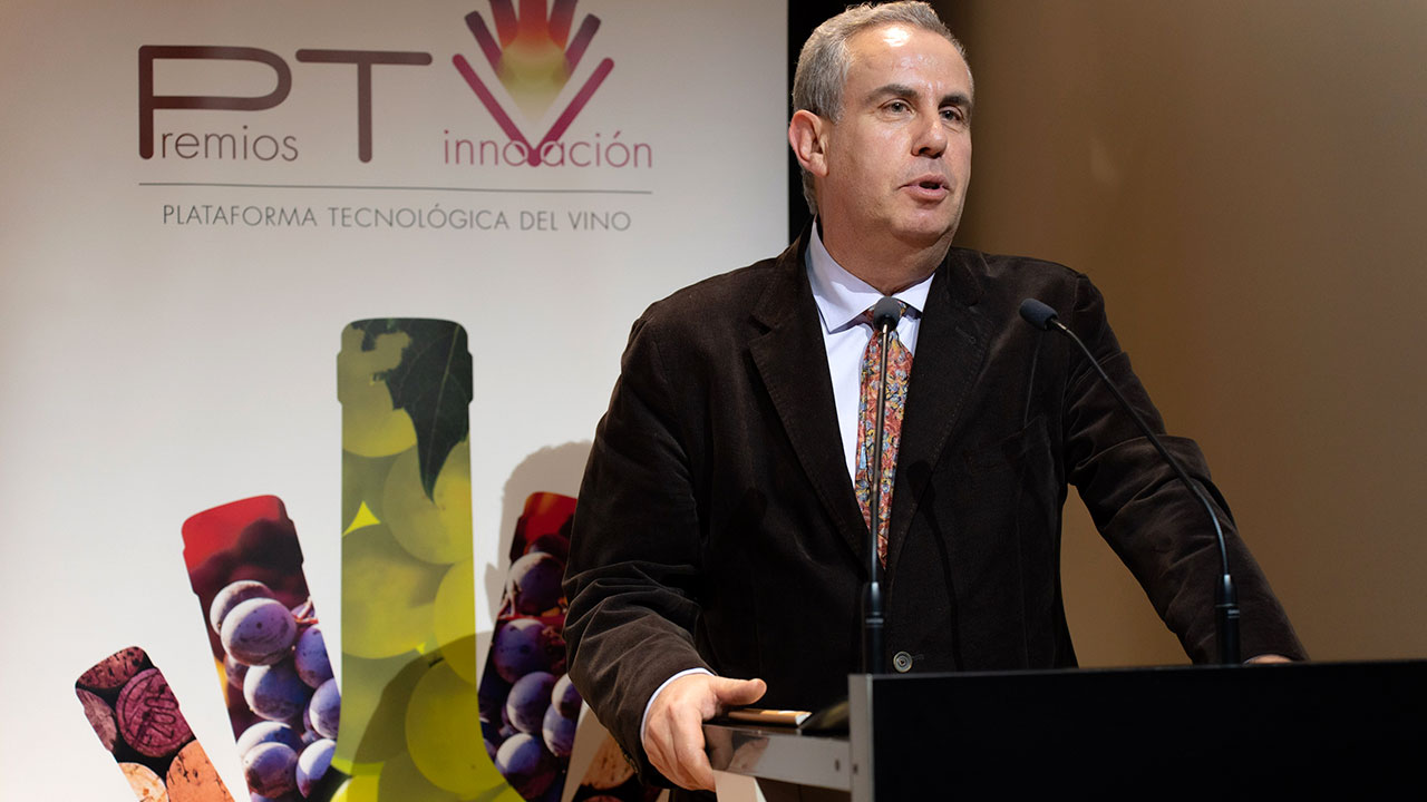 Javier Tardáguila Laso, catedrático de Viticultura de Precisión