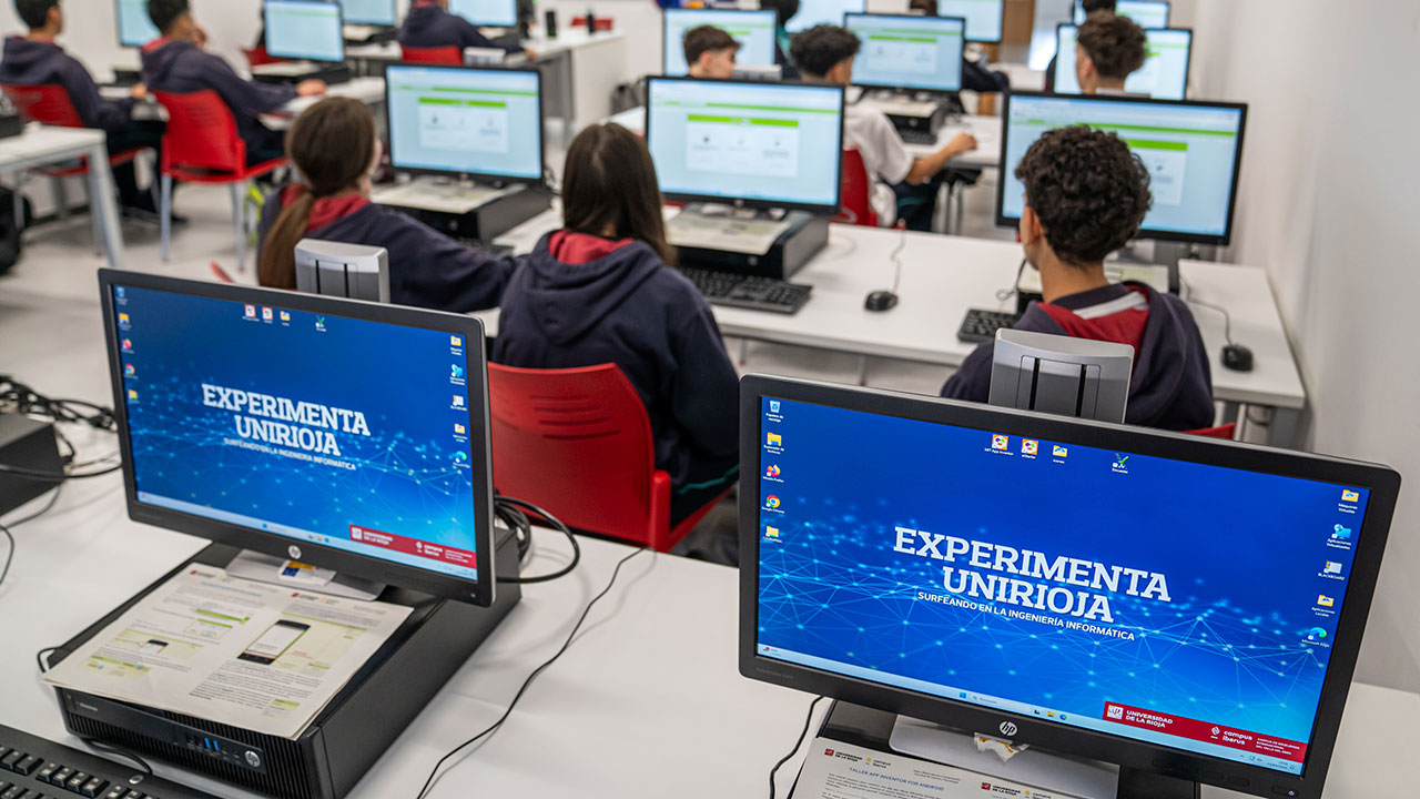 Unos 1.800 estudiantes de Enseñanzas Medias participan en los talleres de Experimenta Unirioja 2024
