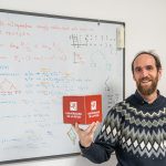 Seminario de Informática 'Mirian Andrés'. Un diccionario entre complejos simpliciales e ideales monomiales