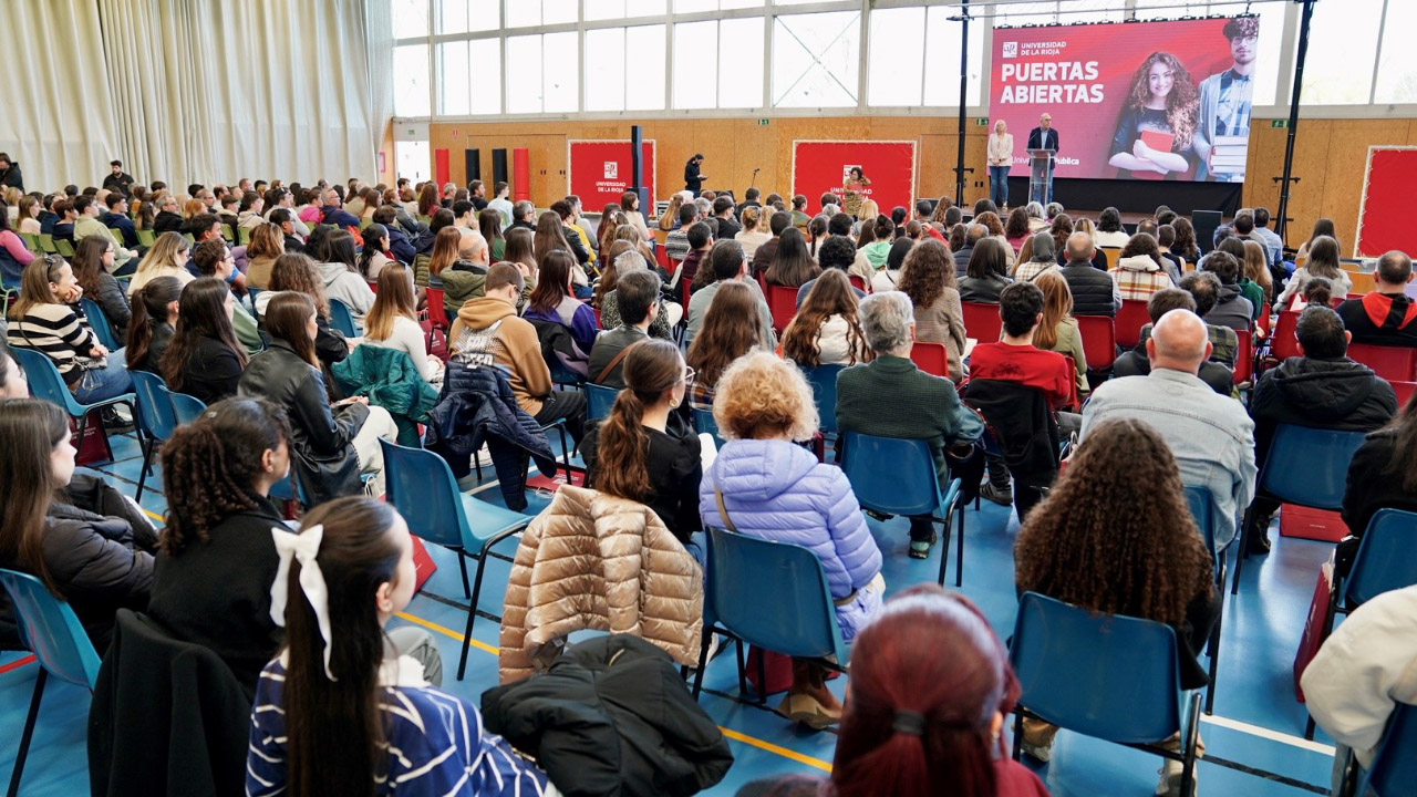 500 participantes en el Sábado de Puertas Abiertas en el Polideportivo Universitario de la UR