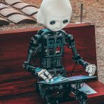 Conferencias online. "Soñando con el libro que se escribe solo: antecedentes a la IA literaria" y "La IA en las narrativas de ficción: origen y evolución"
