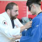 Sesión de judo adaptado