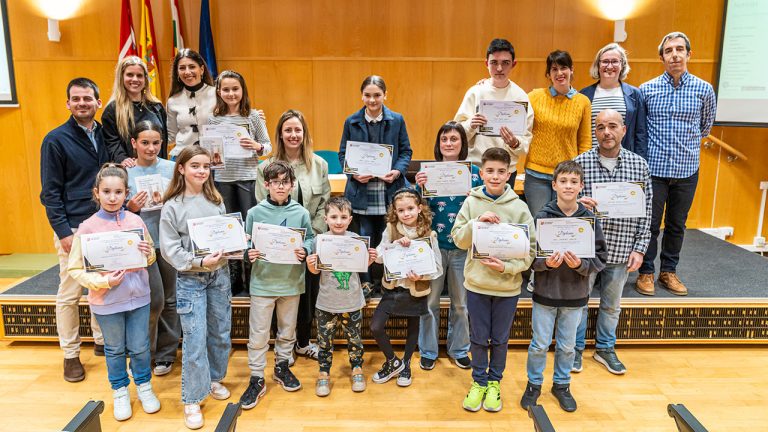 Foto de familia de la entrega de premios