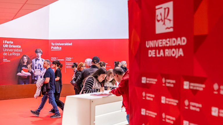 Visitantes en la I Feria UR Orienta
