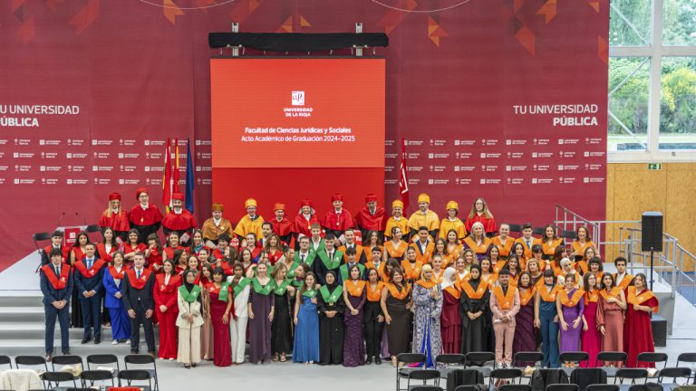 Graduación de la Facultad de Ciencias Jurídicas y Sociales 2024-2025