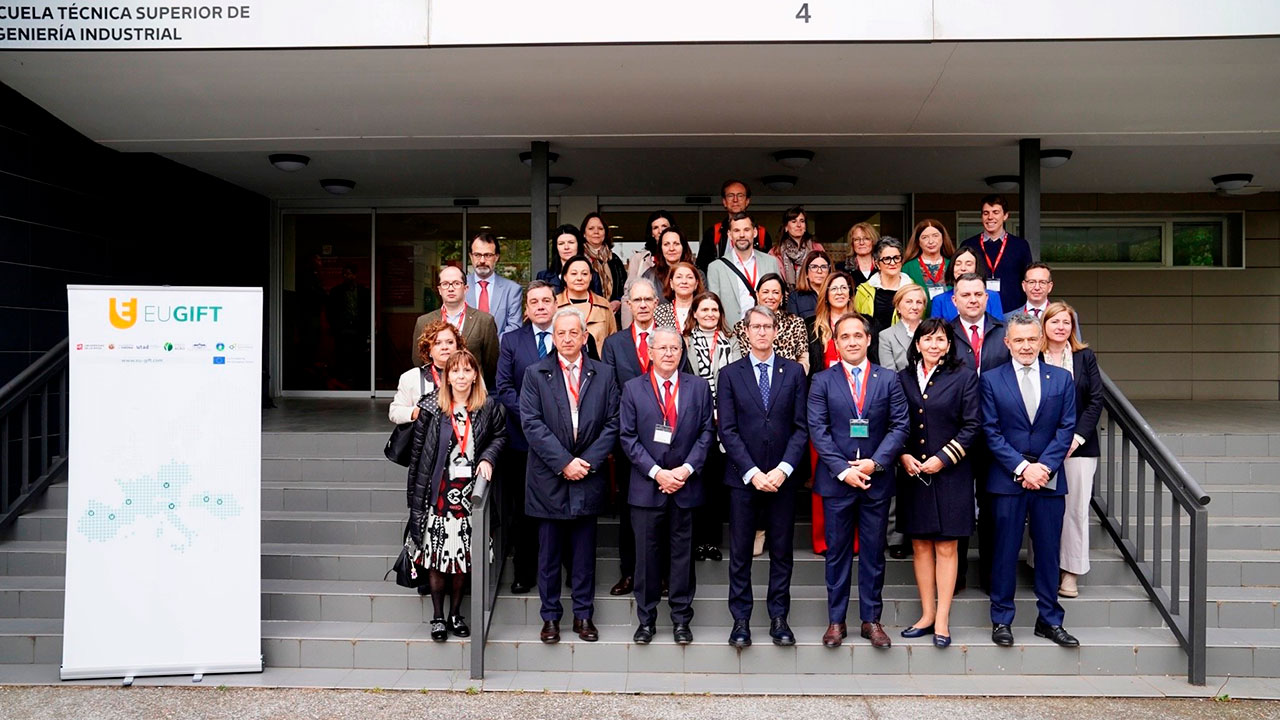 Foto de familia de la reunión de lanzamiento de EU-GIFT
