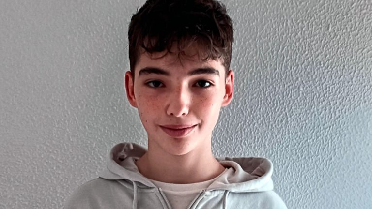 Rubén Lean Labrador, ganador del primer premio del XII Concurso Científico Literario de la Universidad de La Rioja