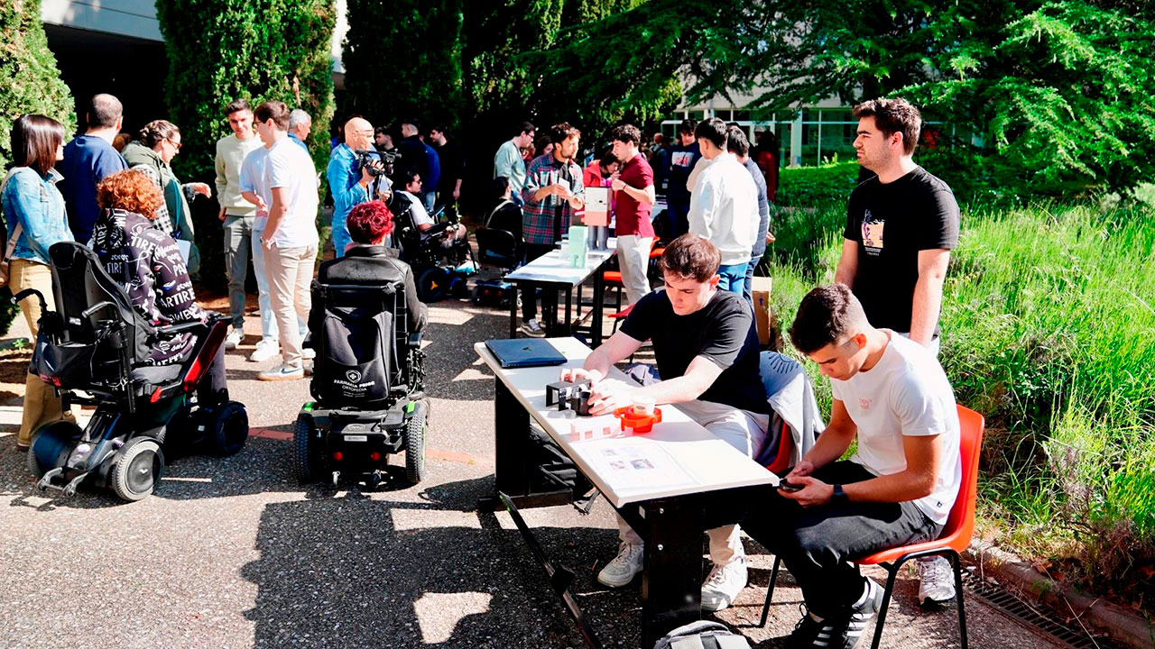 Estudiantes de Ingeniería desarrollan 21 soluciones para personas en situación de dependencia