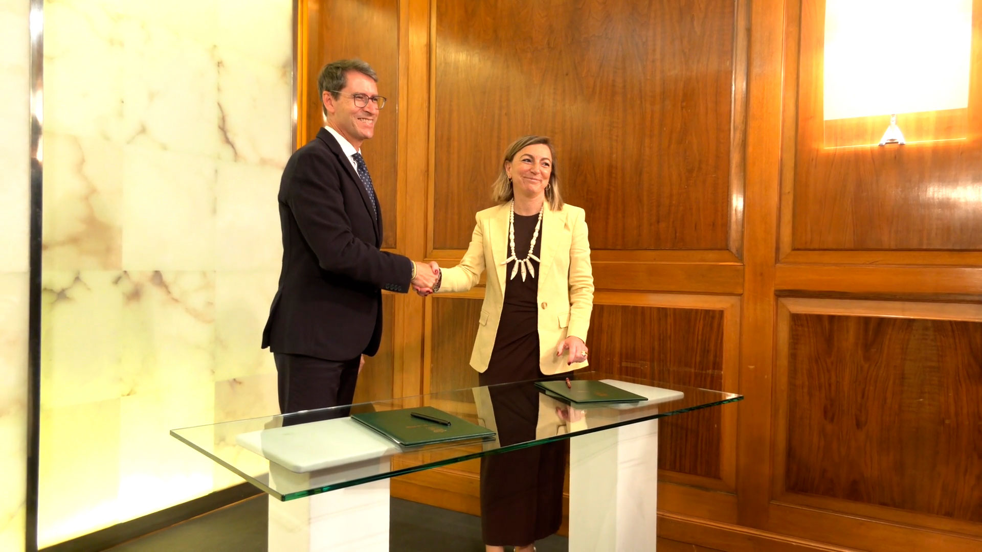 Gobierno de La Rioja y UR firman un protocolo que incluye un nuevo edificio para el Grado de Medicina en la parcela sur de Corazonistas