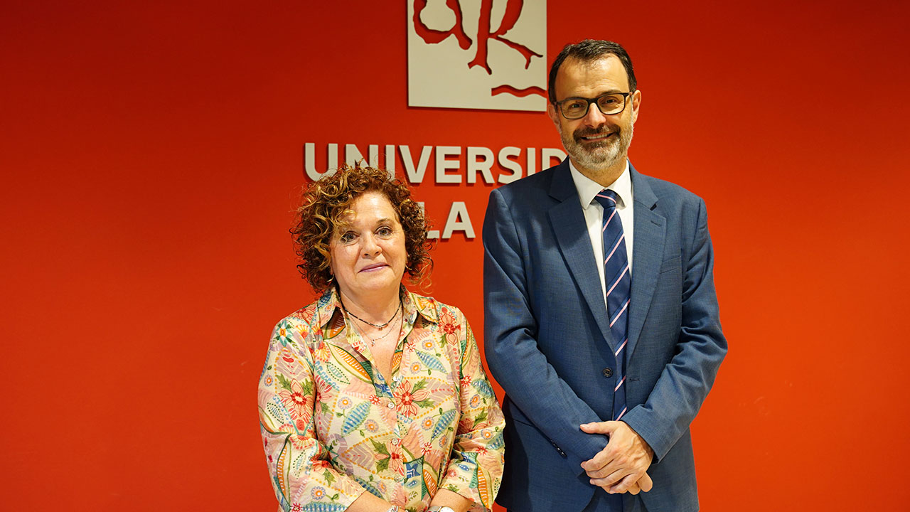 Marian Martínez Calvo, vicerrectora de Estudiantes y Empleabilidad, y Miguel Ángel Fernández Torroba, viceconsejero de Educación, Universidades y Formación Profesional