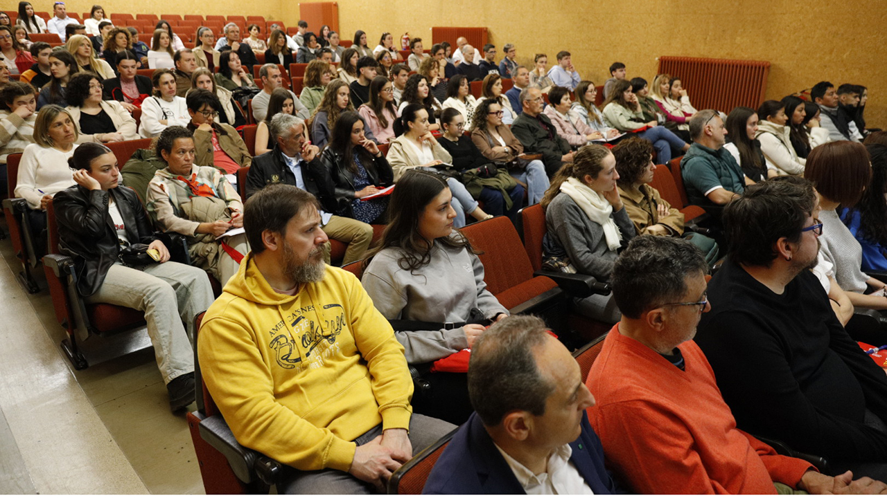 Más de 700 personas participan el Sábado de Puertas Abiertas de la Universidad de La Rioja para conocer sus estudios e instalaciones