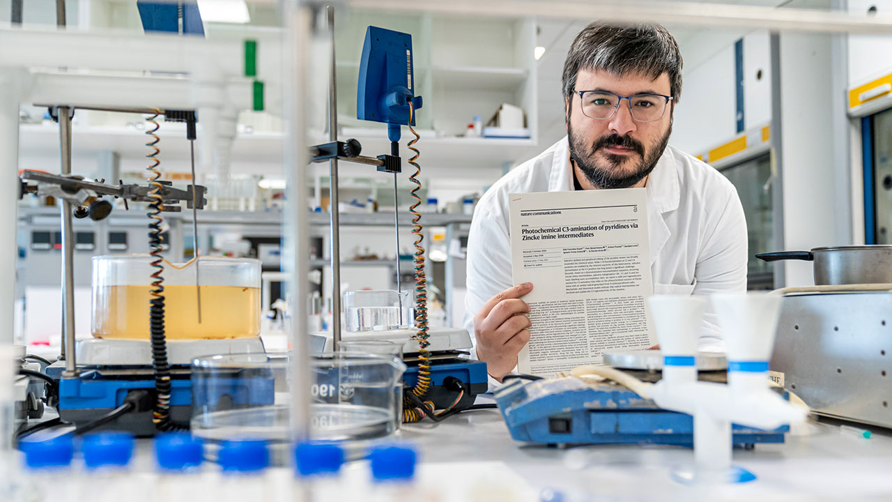 'Nature' publica una nueva técnica que modifica con precisión una de las estructuras químicas clave en fármacos y pesticidas