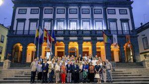 Foto de familia de las Jornadas Conmemorativas del XX aniversario de la creación de la asociación Conferencia de Consejos Sociales