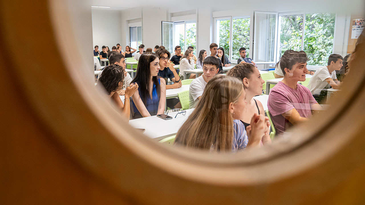 Estudiantes de la Universidad de La Rioja en un aula del Edificio Vives