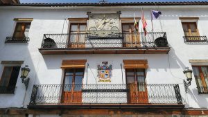 Fachada del Ayuntamiento de Enciso, sede del encuentro