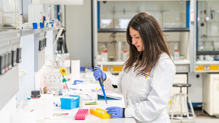 Desde el laboratorio al mundo laboral: perspectivas desde el IQUR. Conferencia: "De la ciencia a la transferencia: avances hacia el futuro de la alimentación"
