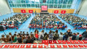 El acto de Bienvenida comienza en el Polideportivo Universitario y luego se traslada a cada una de las facultades y escuelas
