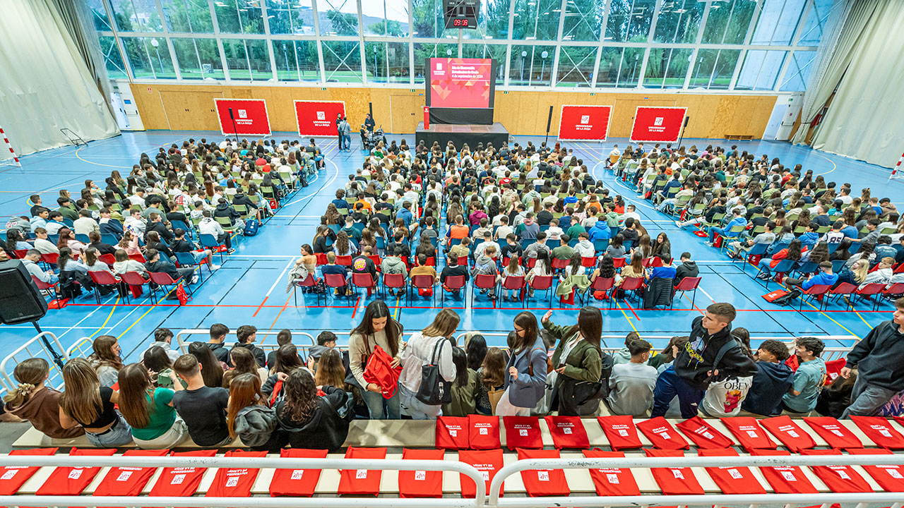 El Acto de Bienvenida 2025 tiene lugar el 3 de septiembre en el Polideportivo