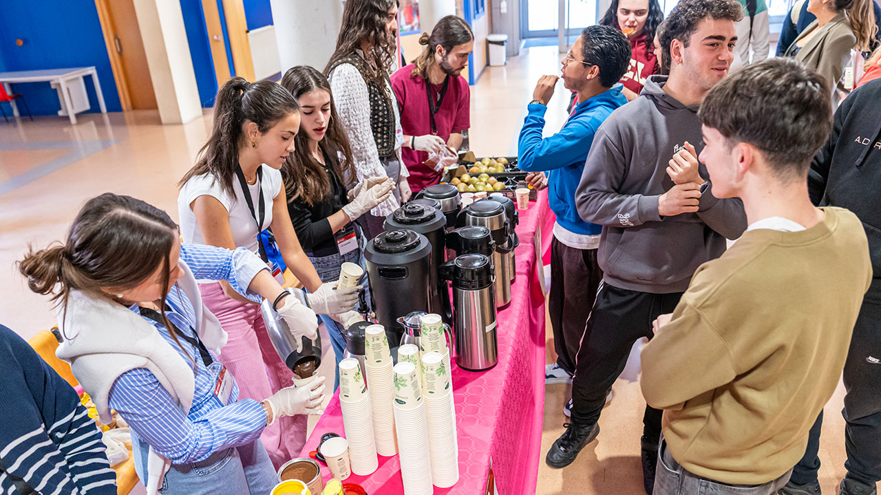 El Día de las Universidades Saludables 2025 se ha celebrado en el vestíbulo del Edificio Quintiliano