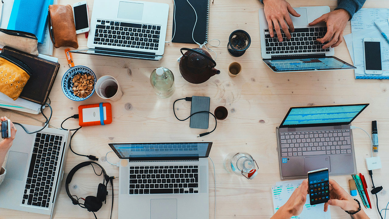 El Departamento de Economía y Empresa de la UR participa por quinto año en el proyecto GUESSS (© Marvin Meyer en Unsplash)