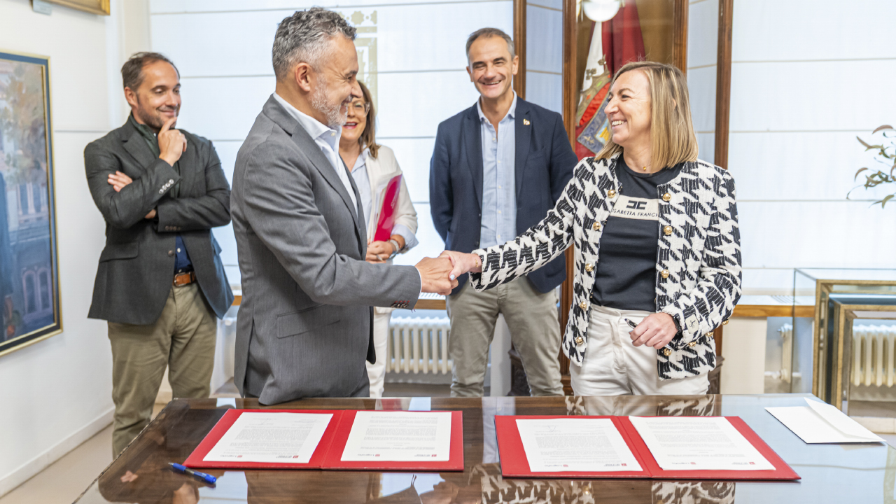 La UR y el Ayuntamiento de Logroño renuevan su colaboración para impulsar el comercio local