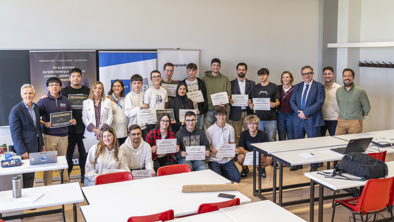 Una ‘startup’ de smoothies orgánicos y residuo cero, ganadora del primer UR StartupCamp–Hackathon