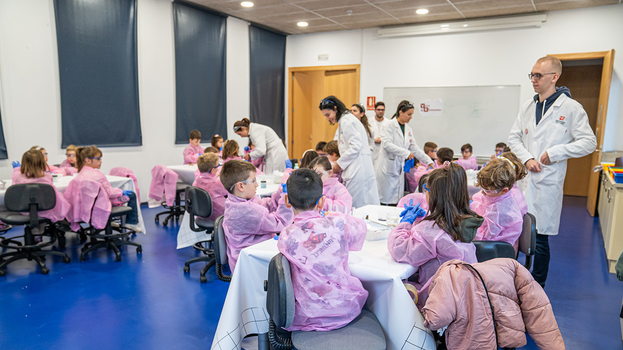 Semana de la Ciencia. Talleres Pequeños experimentos, grandes cambios