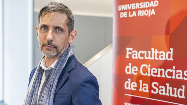 Eduardo López Collazo, en la Facultad de Ciencias de la Salud de la Universidad de La Rioja