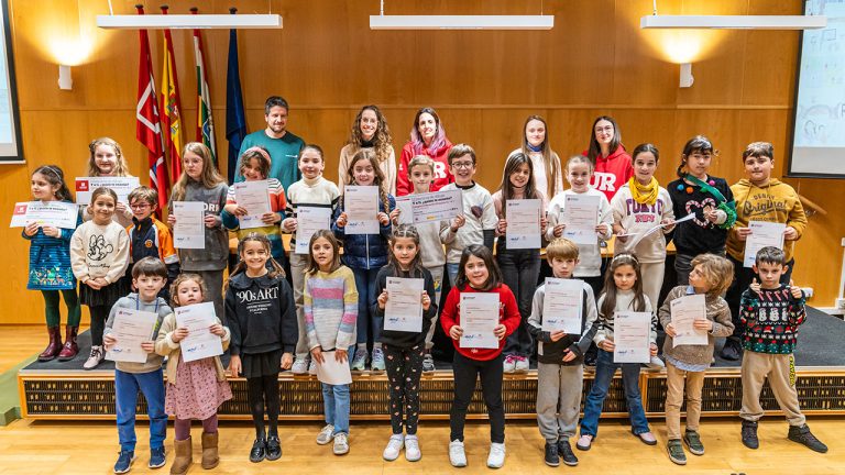 Inauguración de la exposición “Miradas sobre la Enseñanza y la Universidad”; Espectáculo “El perro azul”