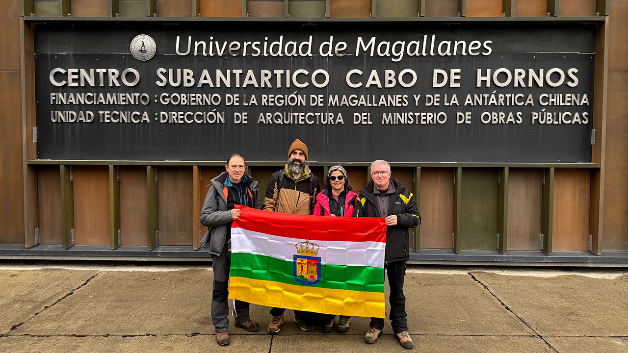 Investigadores de la Universidad de La Rioja estudian en Tierra del Fuego cómo logran las plantas resistir a la radiación ultravioleta extrema