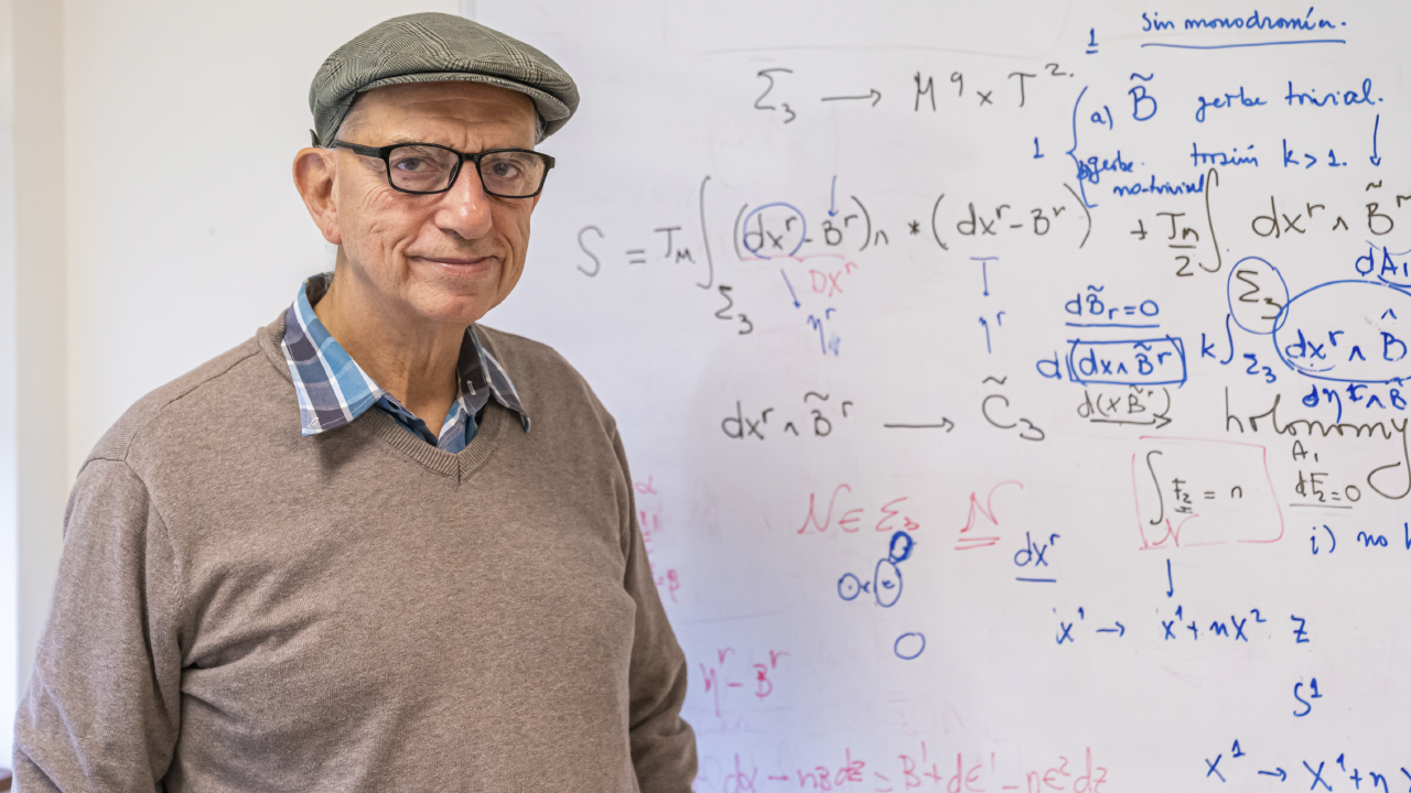 El Instituto de Investigación en Computación Científica de la UR recibe la visita de Álvaro Restuccia, profesor de Física de la Universidad de Antofagasta (Chile)