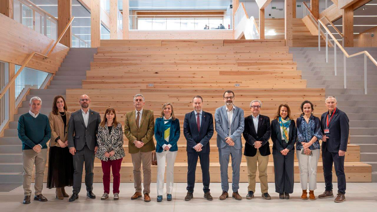 La Universidad de La Rioja y el Gobierno de La Rioja visitan las instalaciones de Medicina de la UPNA
