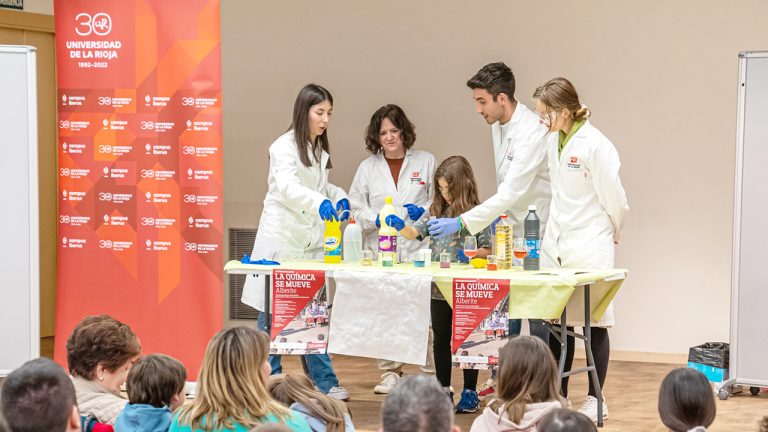 La Química se mueve a... Estollo