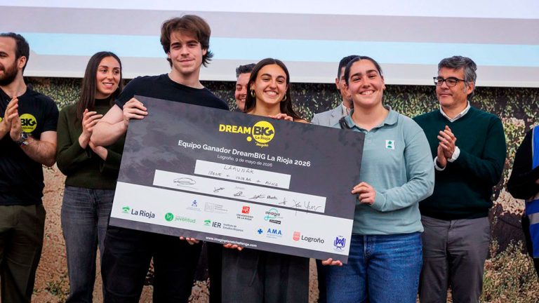 Joseba Mikel Omatos Antolín, Alicia Piedrafita Sanromán y Irene Sobrón Troya del equipo Lagunak