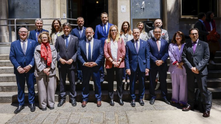Nueva Junta Rectora de la CRUE, de la que forma parte la rectora de la UR, Eva Sanz Arazuri
