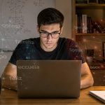 Seminario de Informática 'Mirian Andrés'. Redes complejas en español L1 e inglés LE: de la distancia euclídea a la distancia espectral