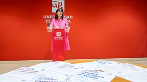 Cristina Flores Moreno, vicerrectora de Formación Permanente y Extensión Universitaria