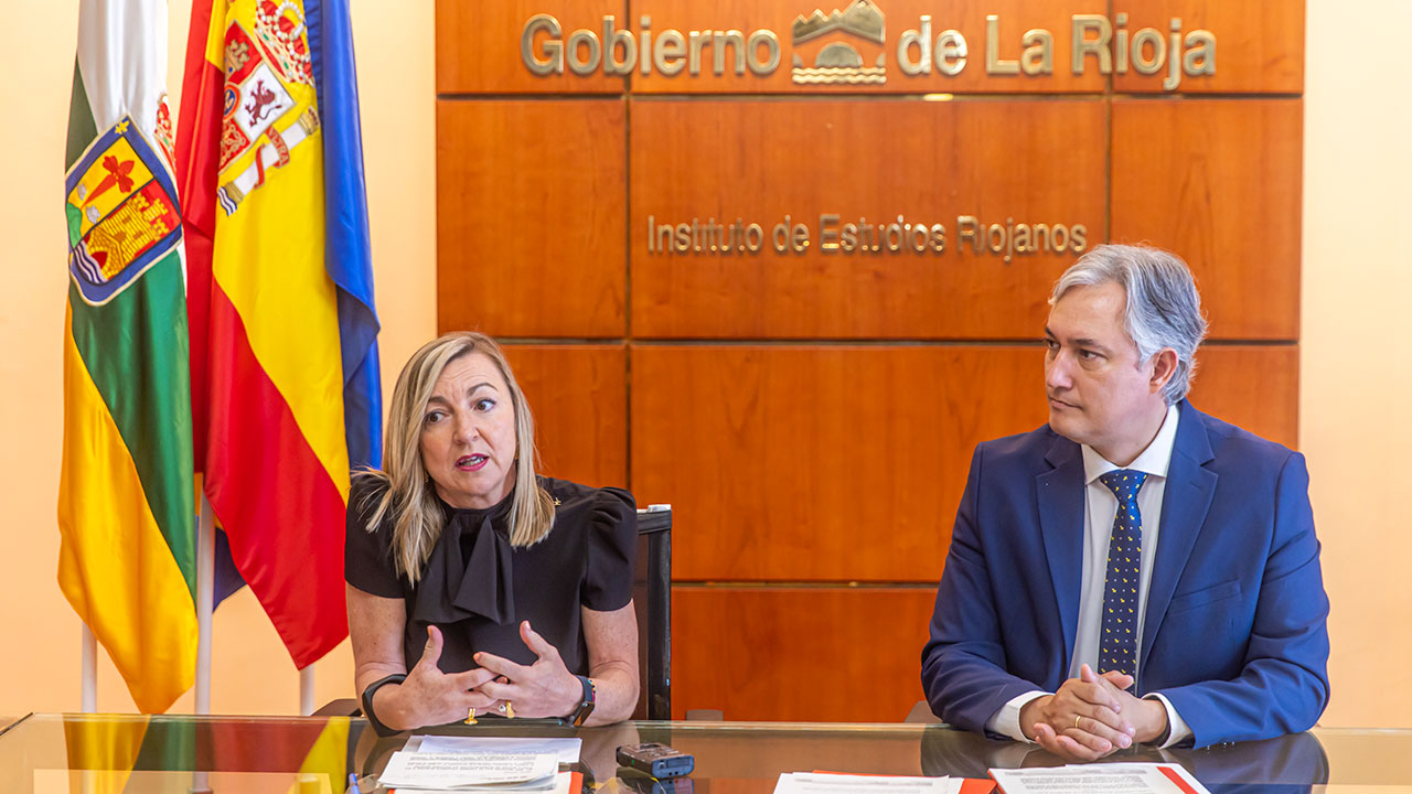 La UR y el IER firman tres acuerdos de colaboración para divulgar la producción científica de temática riojana