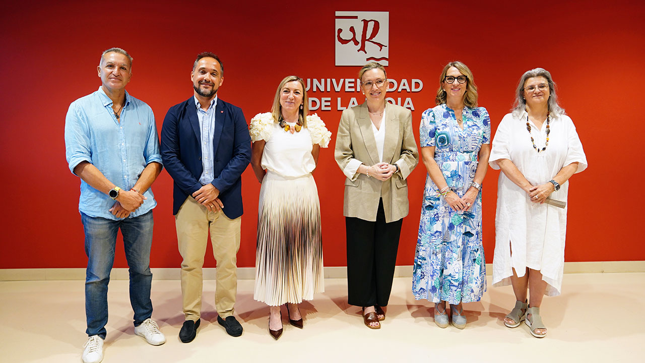 La Cátedra de Trabajo y Prevención de Riesgos Laborales impulsará acciones de formación y transferencia de conocimiento, investigación e innovación y sensibilización social