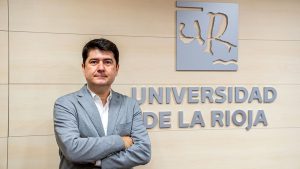 Javier García Martínez, en la XI Escuela de Verano de Historia de la Química