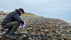 El investigador Alejandro León Cristóbal en Tierra del Fuego (Argentina)